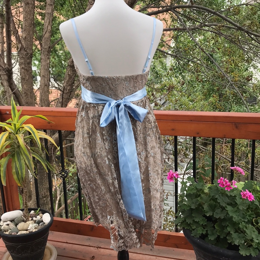 Dress - Picture 3 of 4